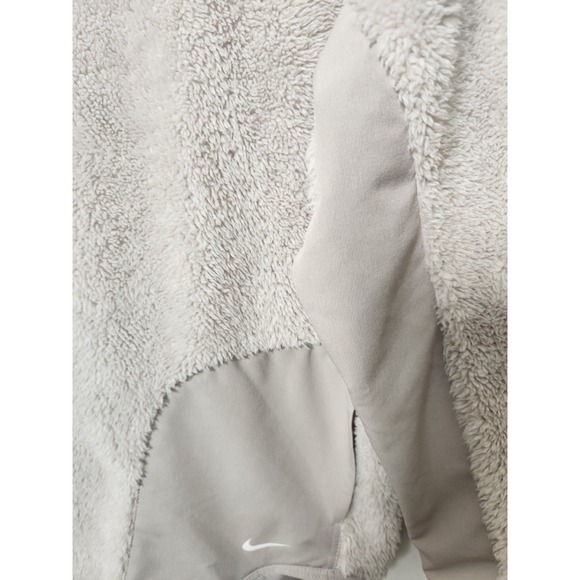 Nike Women's Beige‎ Sherpa Therma Fleece Hoodie Pullover Size Large Athleisure - Picture 10 of 14